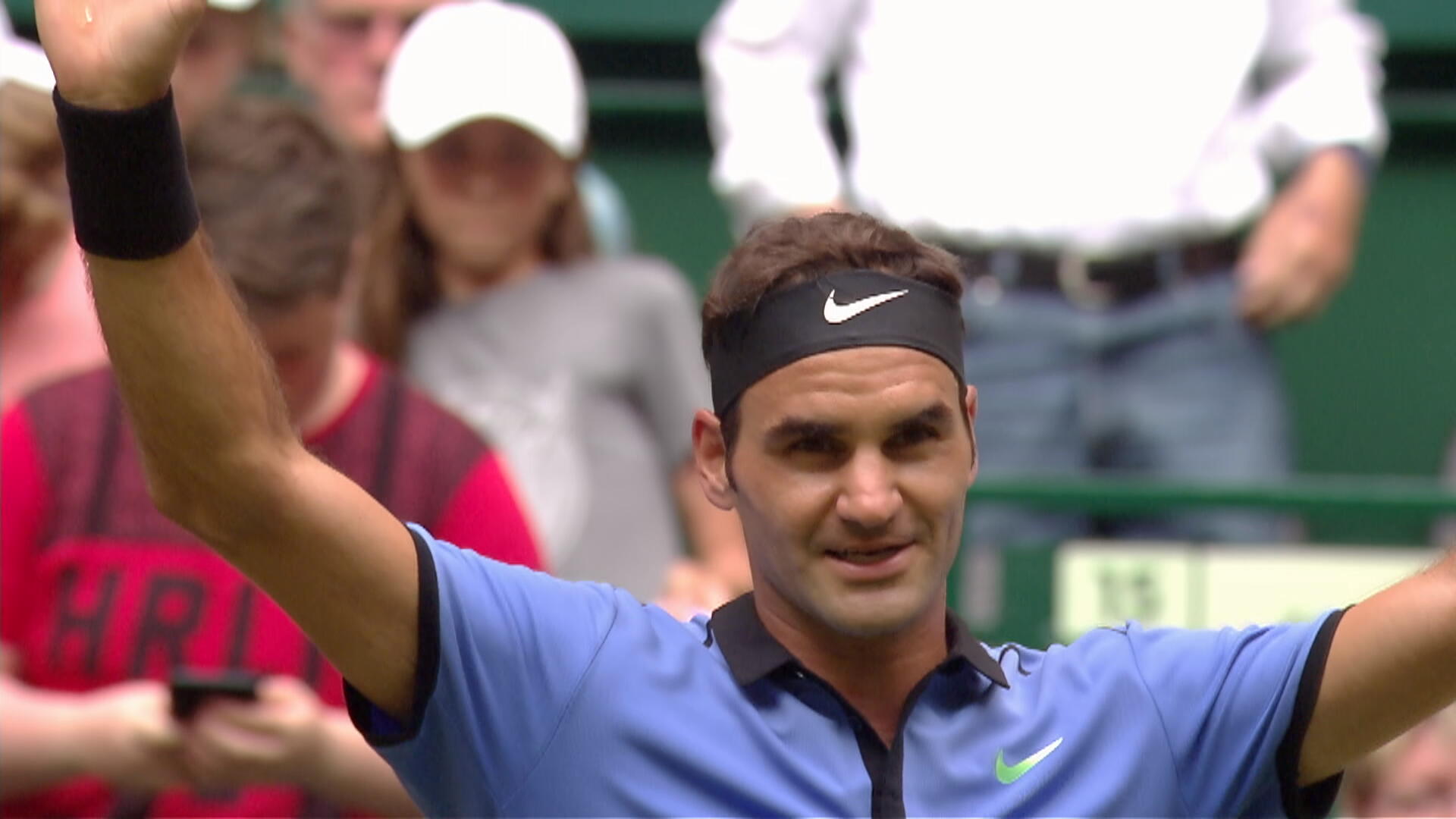 Federer avanza a cuartos de final en el ATP de Halle