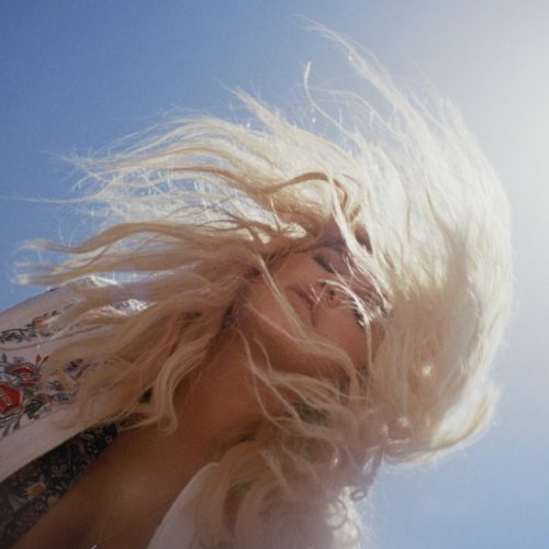 ¡Mujeres al poder!, Kesha estrena ‘Woman’
