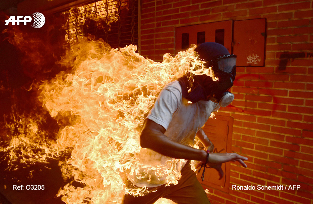 El fotógrafo de AFP Ronaldo Schemidt se lleva el World Press Photo del año