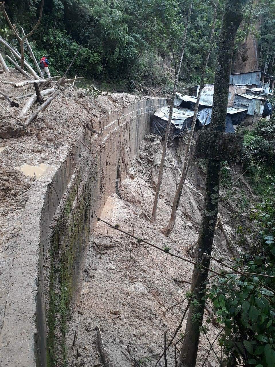 Derrumbe tiene bloqueada la via Bucaramanga-Cúcuta