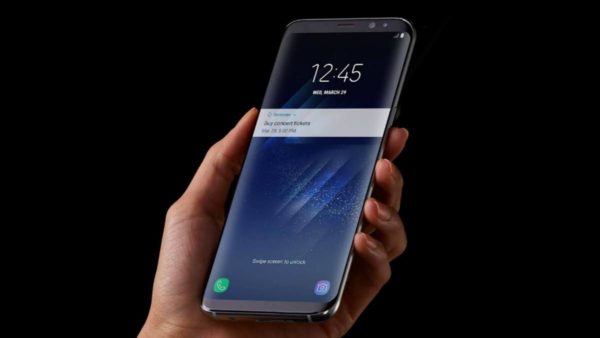 Imágenes del nuevo smartphone plegable que lanzaría Samsung en 2019