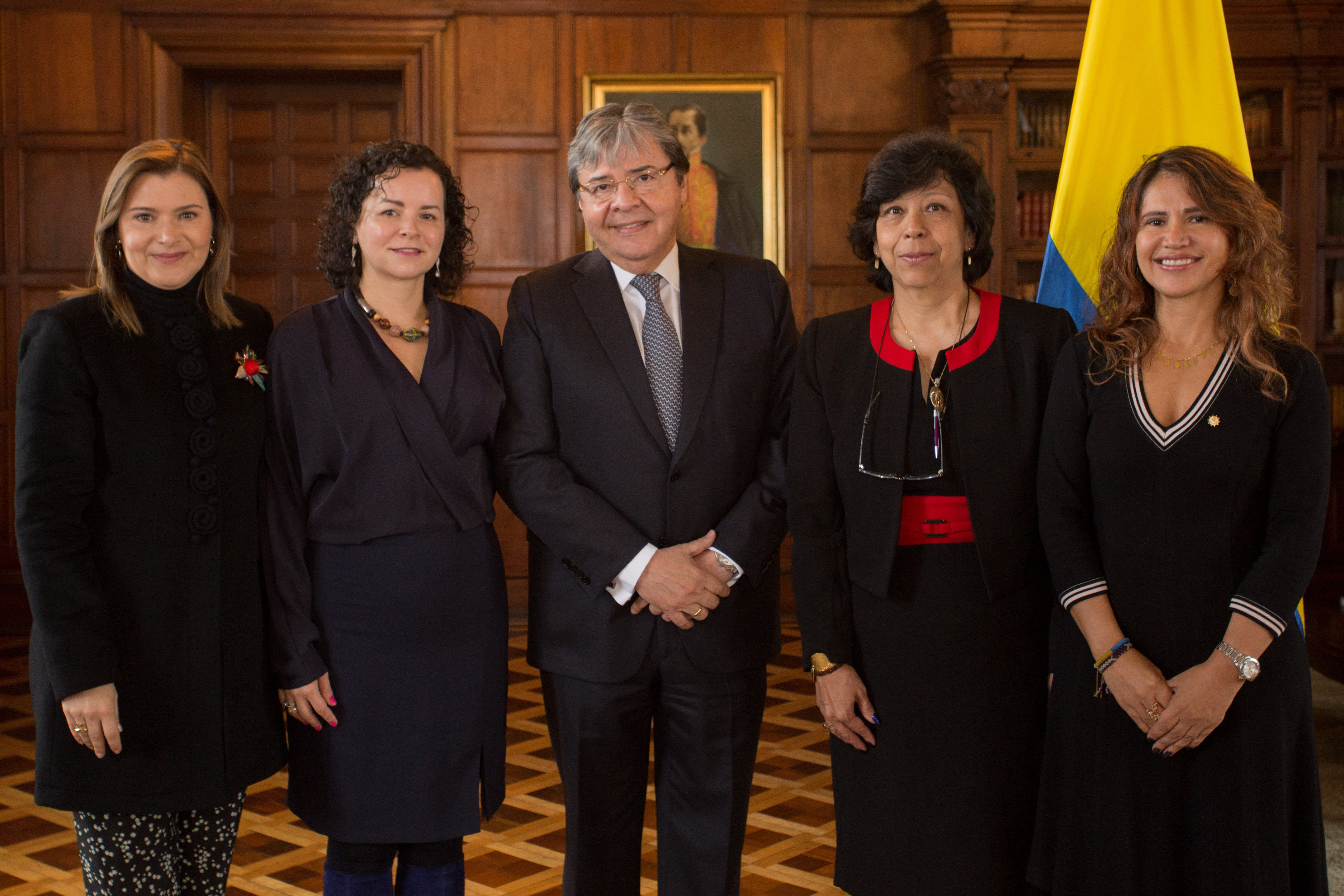 Posesionadas 4 mujeres en la Cancillería colombiana