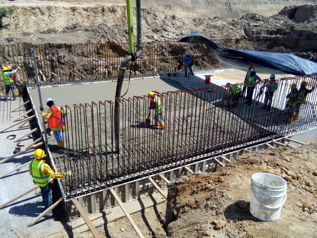 Avanza con celeridad canalización de arroyo del nuevo puente La Virgencita