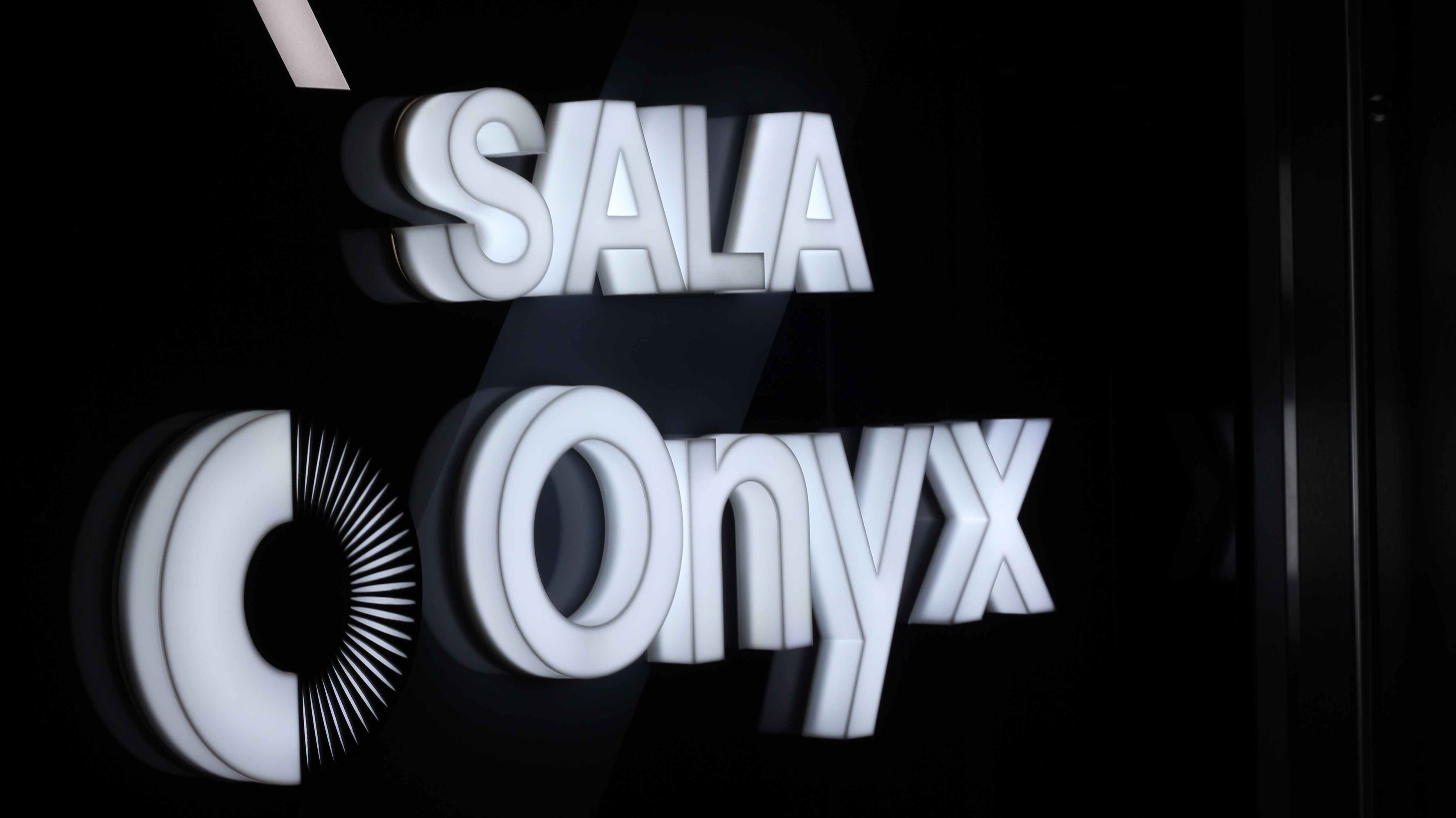 Cine Colombia lanza la primera sala ONYX  Pantalla LED 4K de Samsung