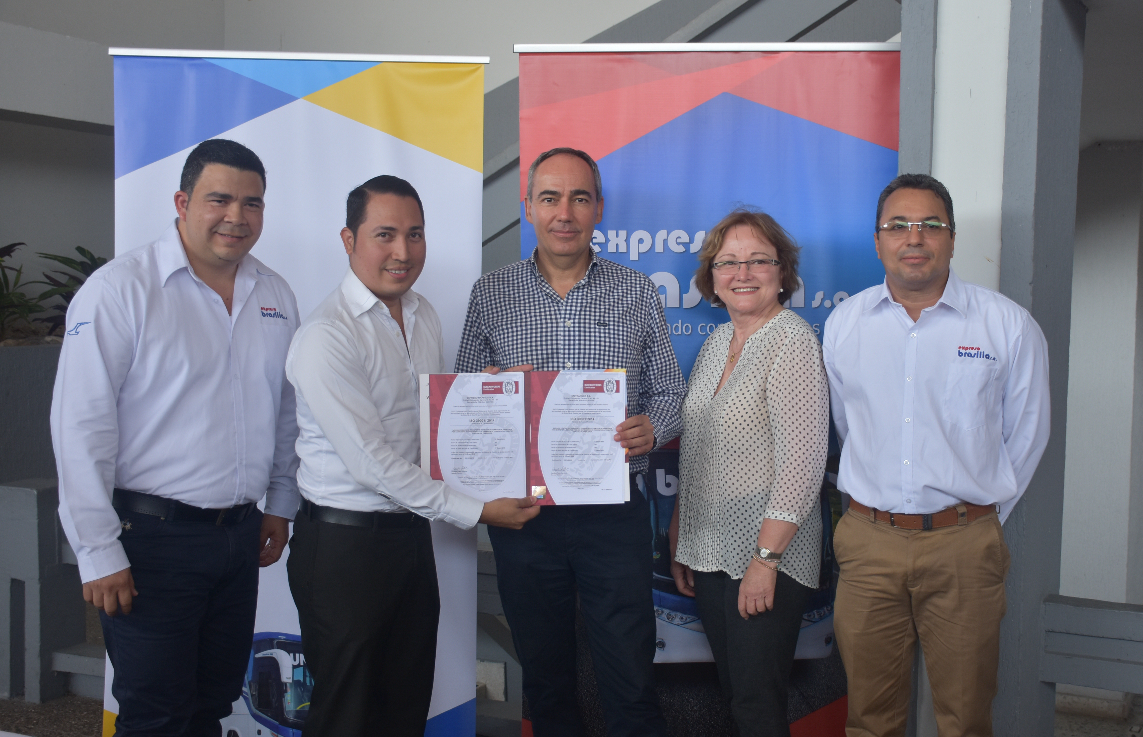 Expreso Brasilia y Unitransco recibieron certificación en seguridad vial
