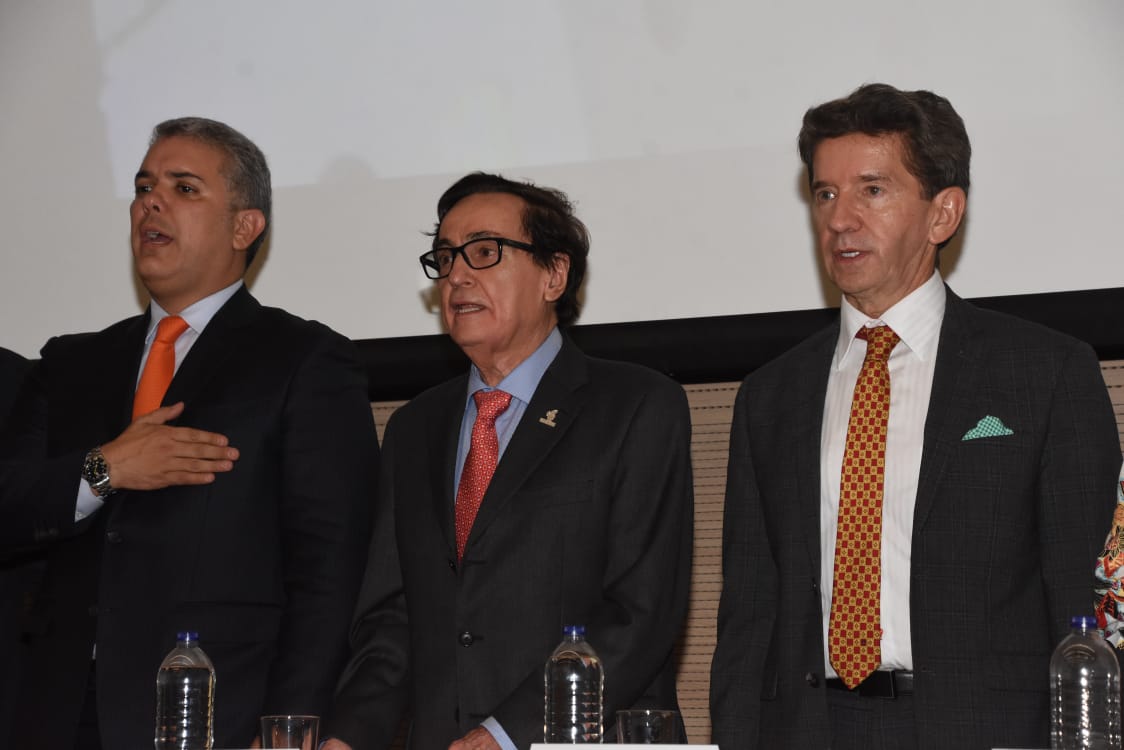 Gobernador Luis Pérez pide apoyo al Presidente Duque para la construcción del Puerto Antioquia