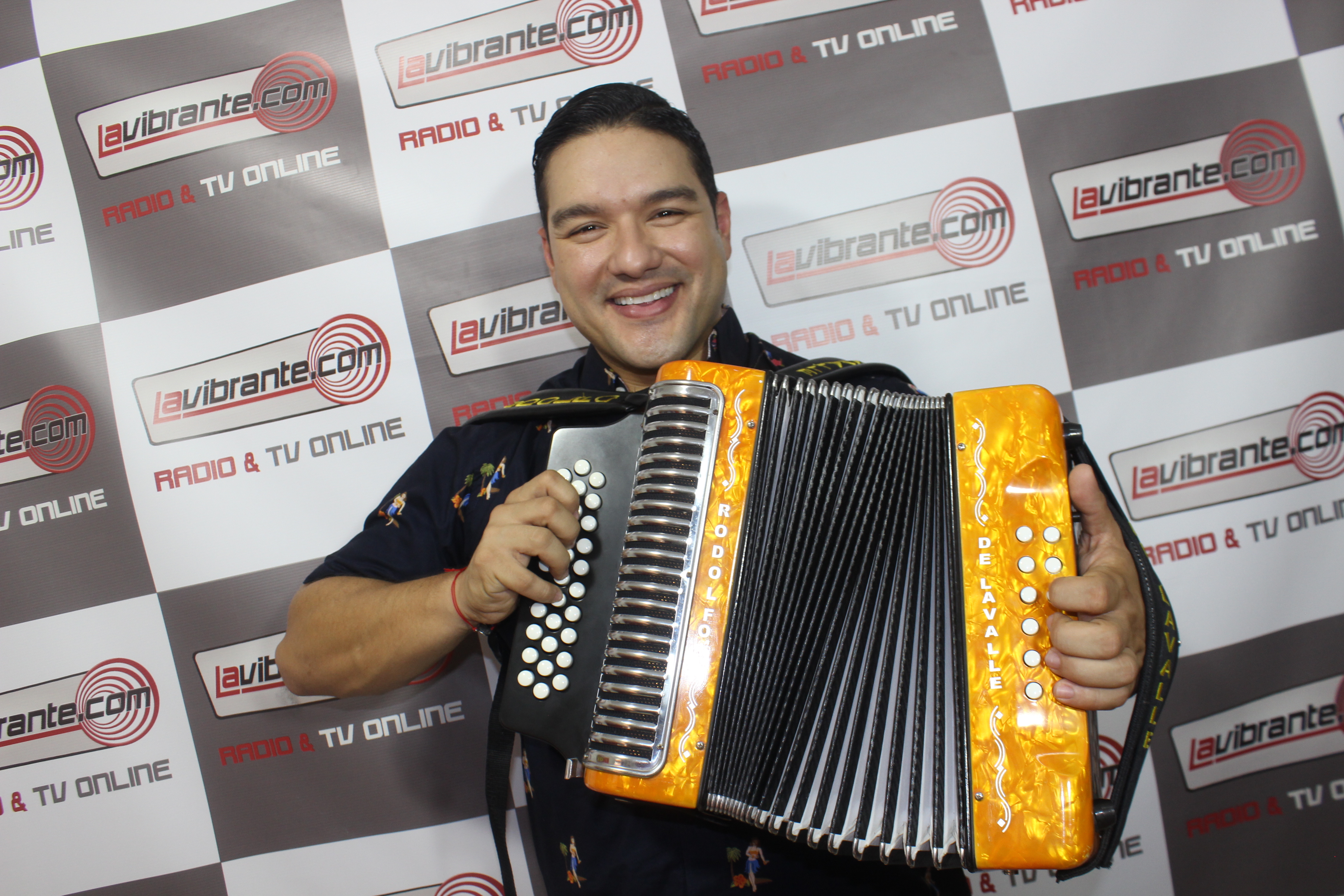 Rodolfo De Lavalle lanza “Acá se toca vallenato”, una mezcla entre el canto y el acordeón