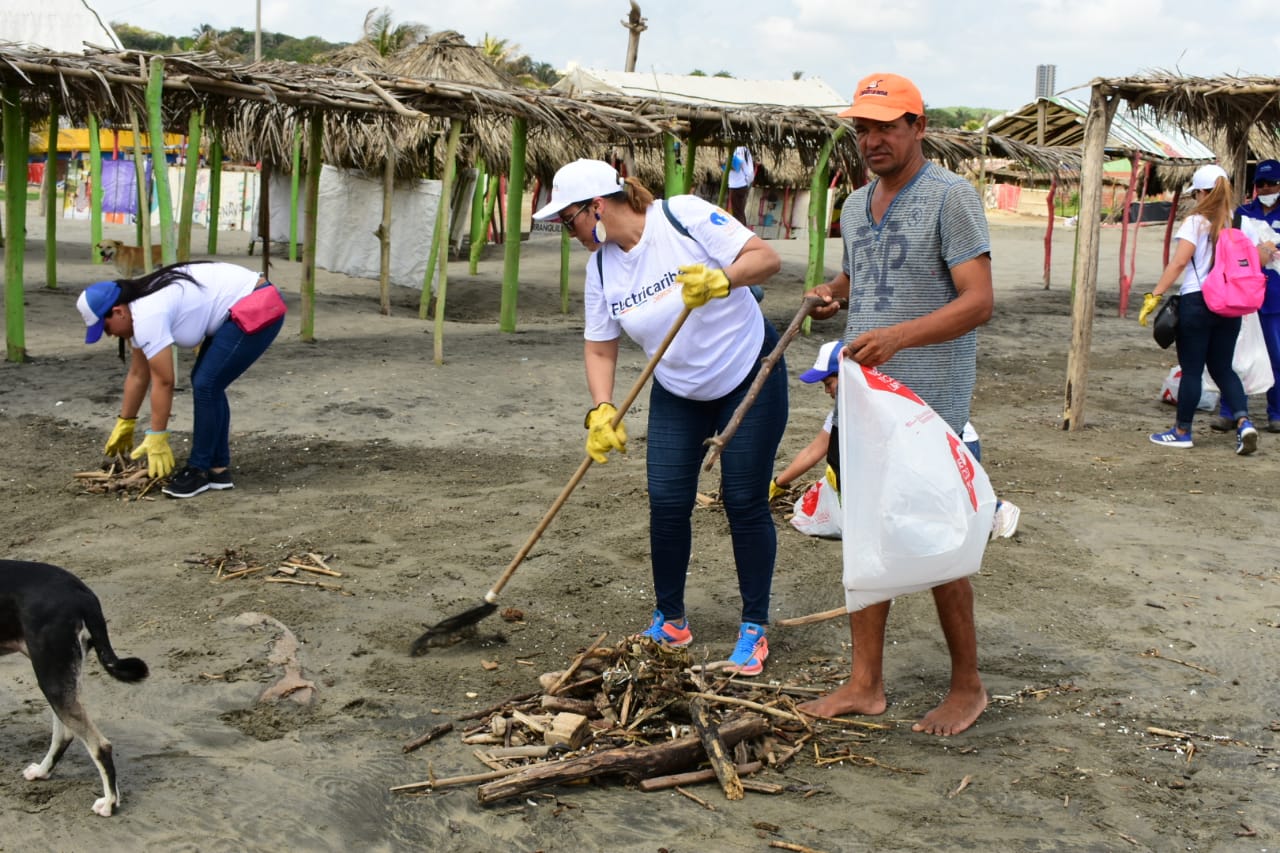 Jornada de limpieza de playas en  el Día Mundial del Medio Ambiente
