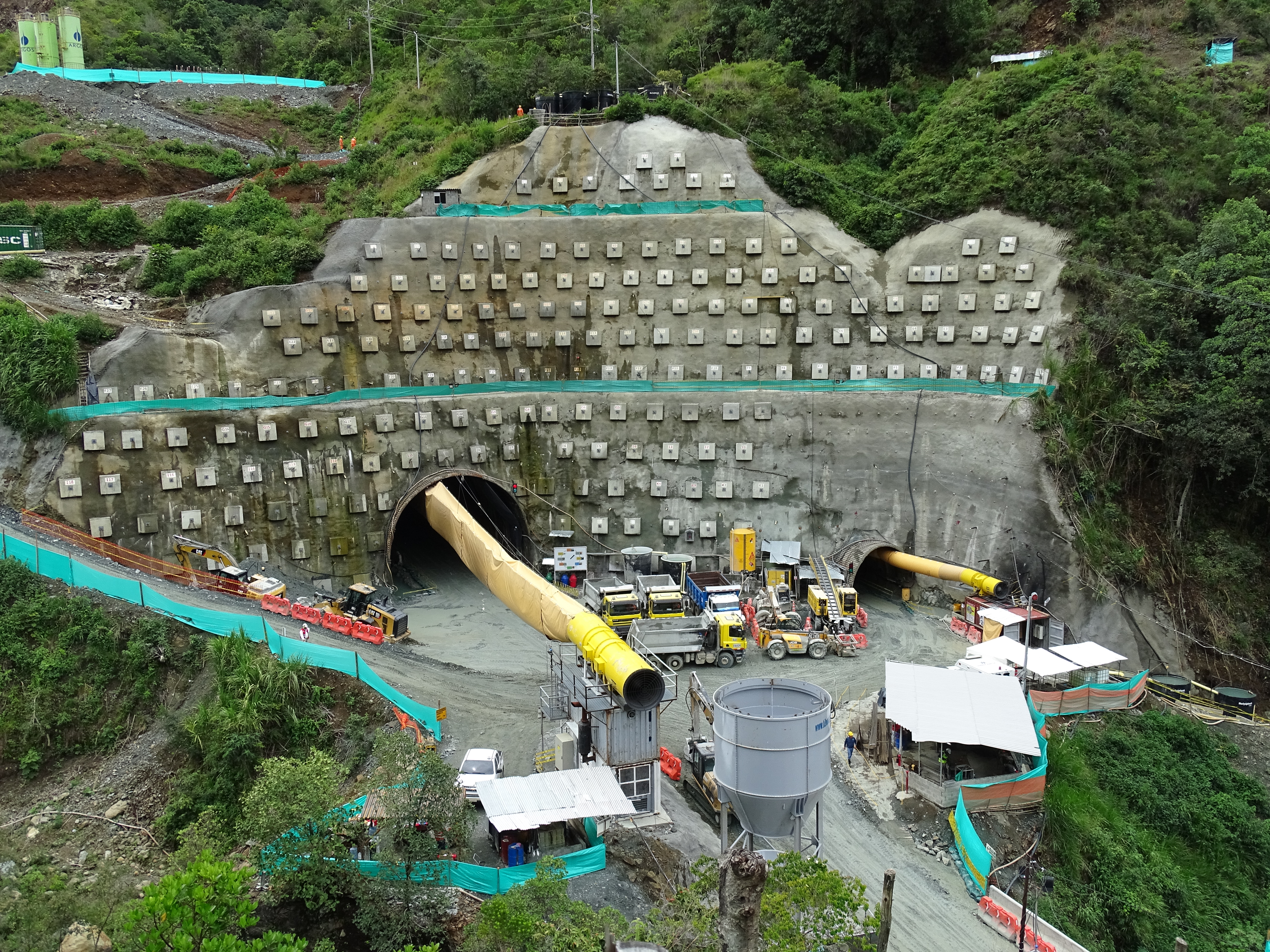 Avanza la construcción del Túnel del Toyo