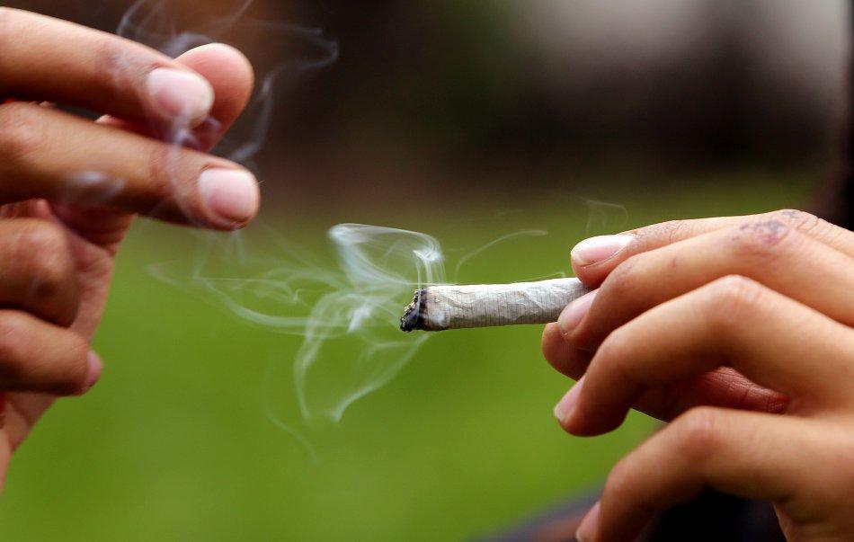 Se prohibirá consumo de drogas en parques y entornos cercanos a colegios