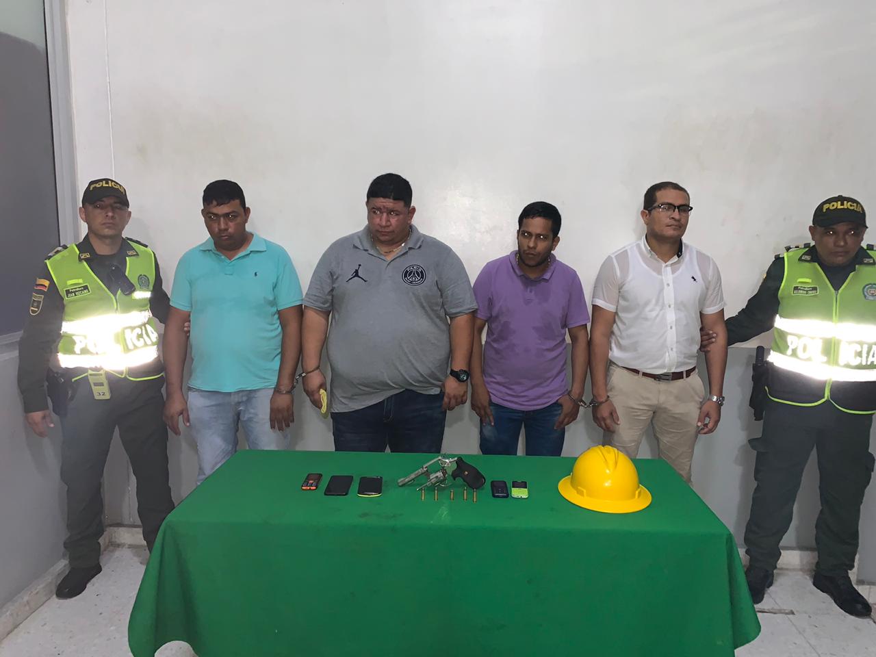 Unidades de la reacción bancaria de la metropolitana de Barranquilla logra la captura de 4 personas por porte ilegal de armas de fuego