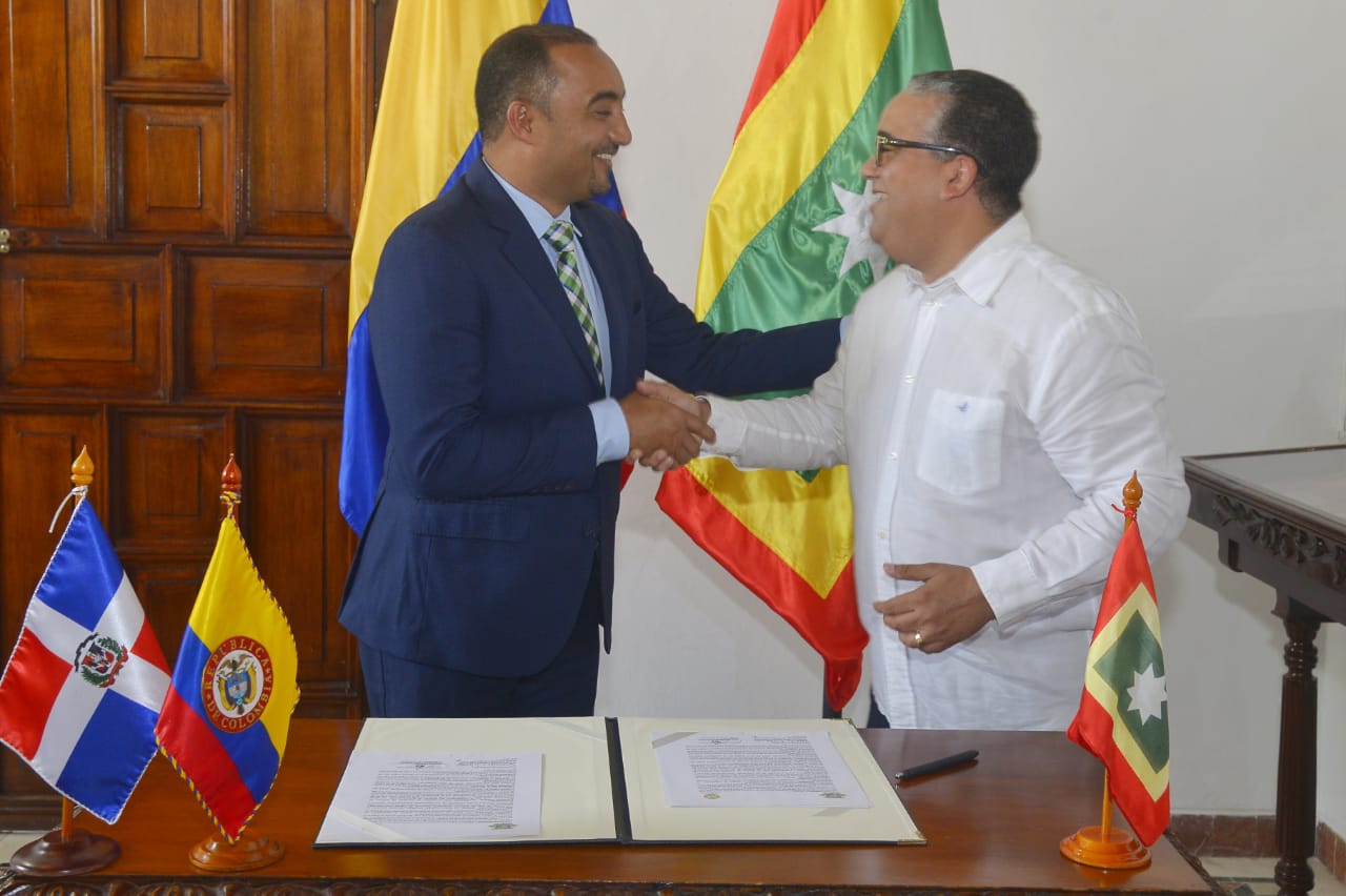 Gobiernos de Cartagena y Ayuntamiento de Verón Punta Cana firman convenio de cooperación para fortalecimiento turístico