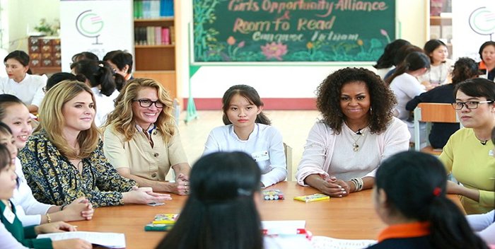 Michelle Obama y Julia Roberts animan a líderes asiáticas del futuro