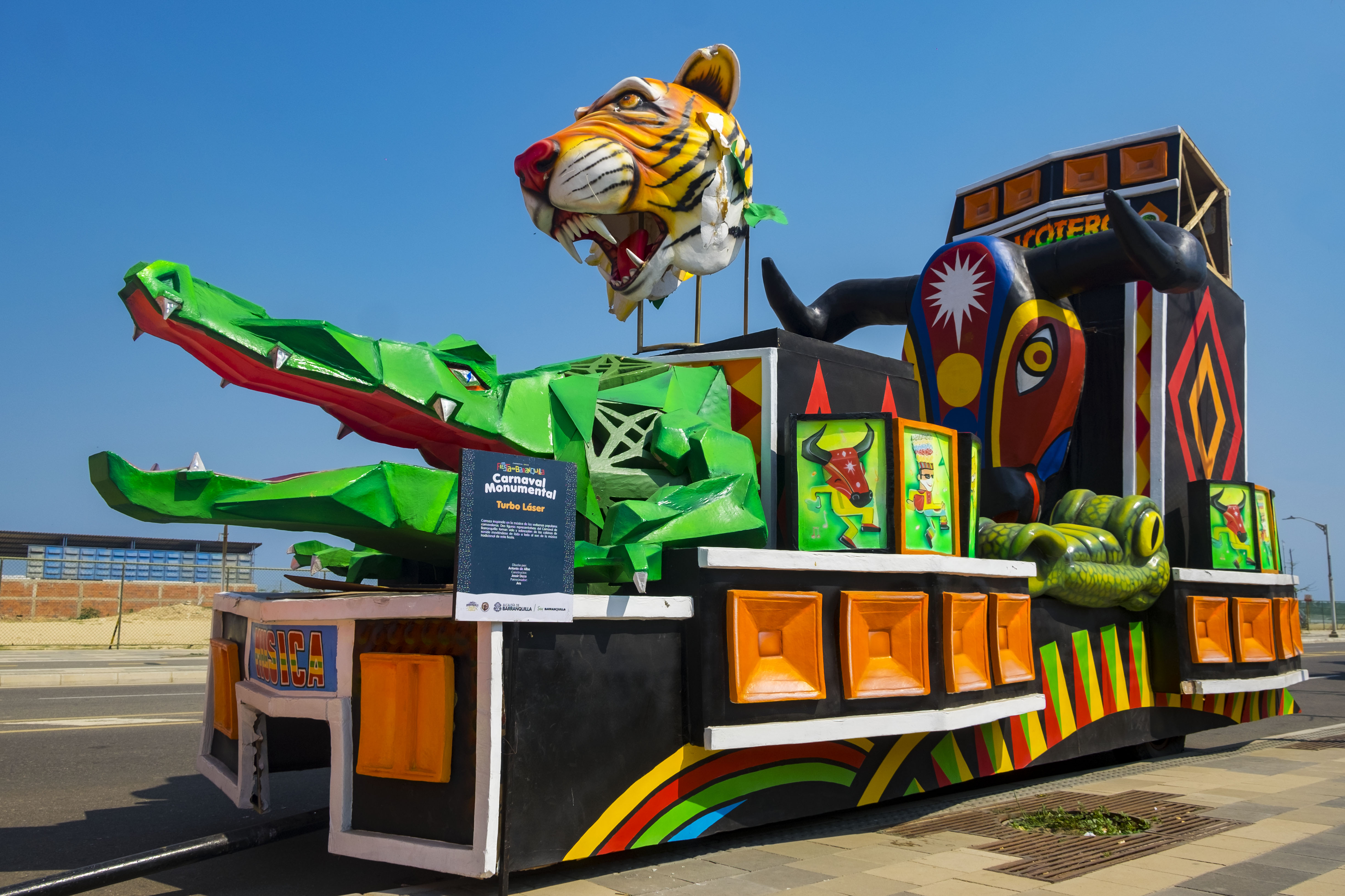 El ‘Carnaval Monumental’ espera a todos en el Malecón del Río