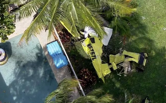 Cae avioneta en el patio de una casa en #Florida