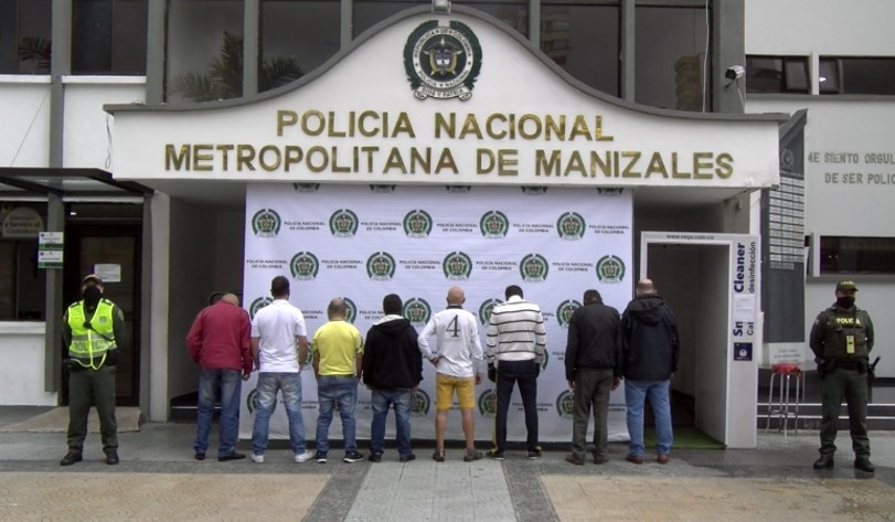La @PoliciaMzales detiene a 8 personas violar las medidas sanitarias