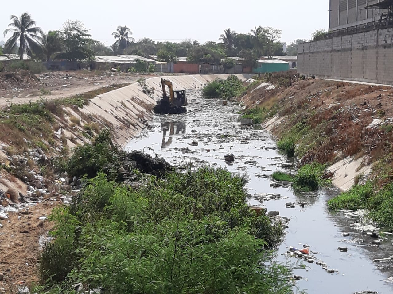 Más de 20 barrios beneficiados con recolección de 296 toneladas de basuras en cauces de arroyos