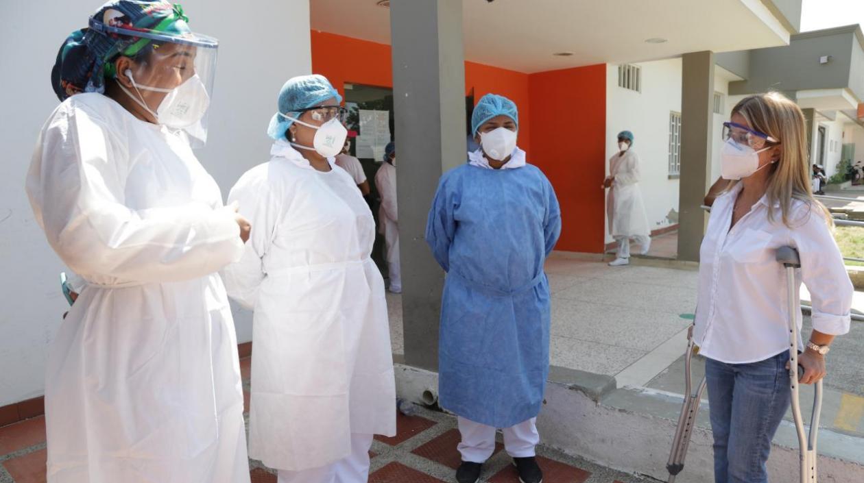 Hospitales de Repelón y Sabanalarga recibieron elementos de protección y oxímetros