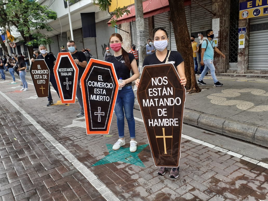El centro de Barranquilla protesta por casi cuatro meses de cierre
