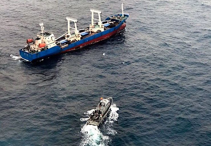 China prohíbe a su flota pesquera trabajar cerca de Galápagos