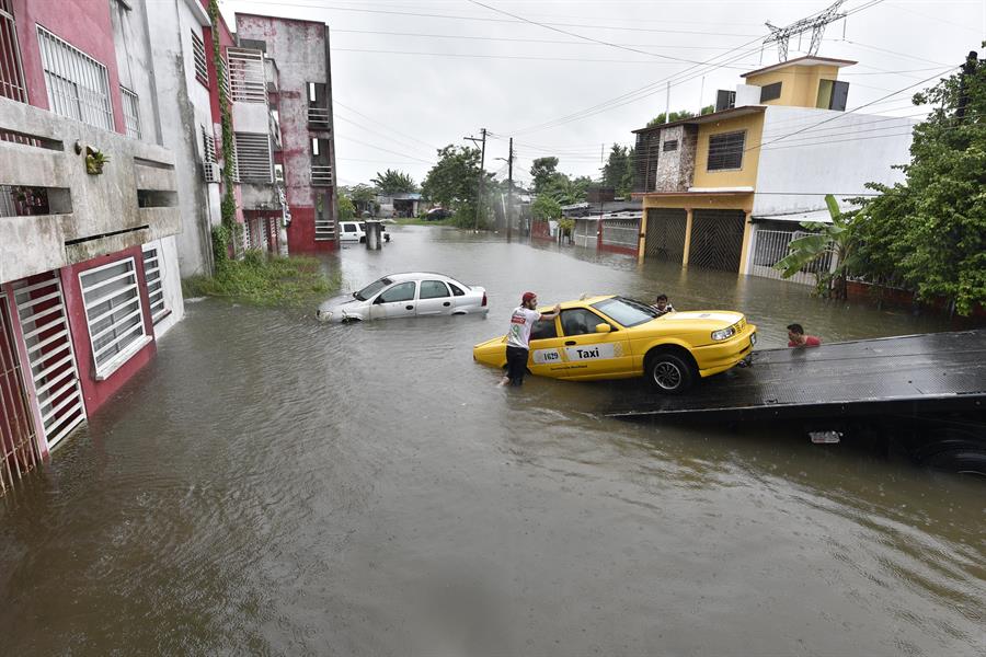 Más de 513.000 afectados por inundaciones en México
