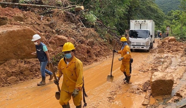 Invías habilitó autopista Medellín-Bogotá, afectada por derrumbe