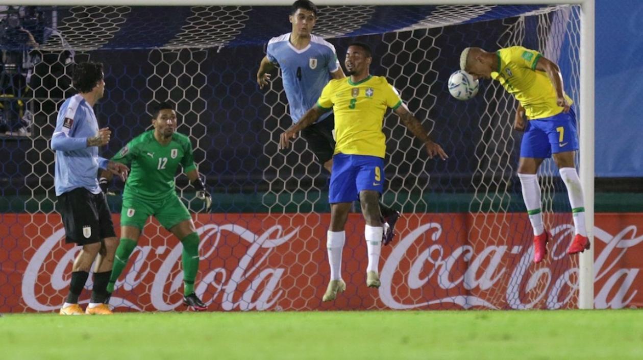 Brasil le ganó a Uruguay y lidera las eliminatorias de Catar 2022 en Sudamérica