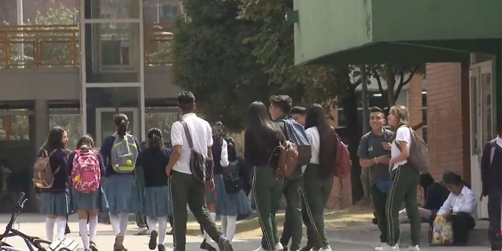 Colegios de Bogotá regresaran a clases presenciales