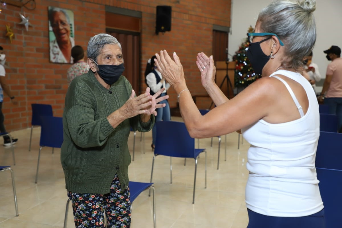 Con Familias Cuidadoras, la Alcaldía de Medellín pone en marcha un nuevo modelo de atención gerontológica integral en la ciudad @AlcaldiadeMed