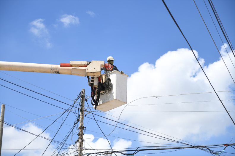 Trabajos eléctricos en zona rural de Sabanalarga y Puerto Velero – @aire_energia