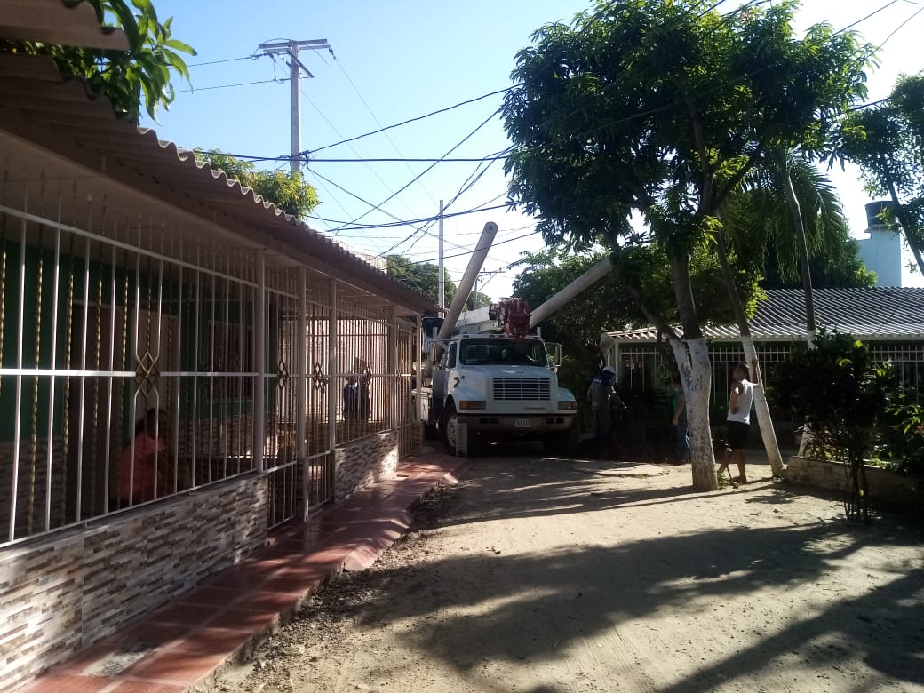 Avanzan obras de mejora eléctrica en   el barrio en El Concord de Malambo