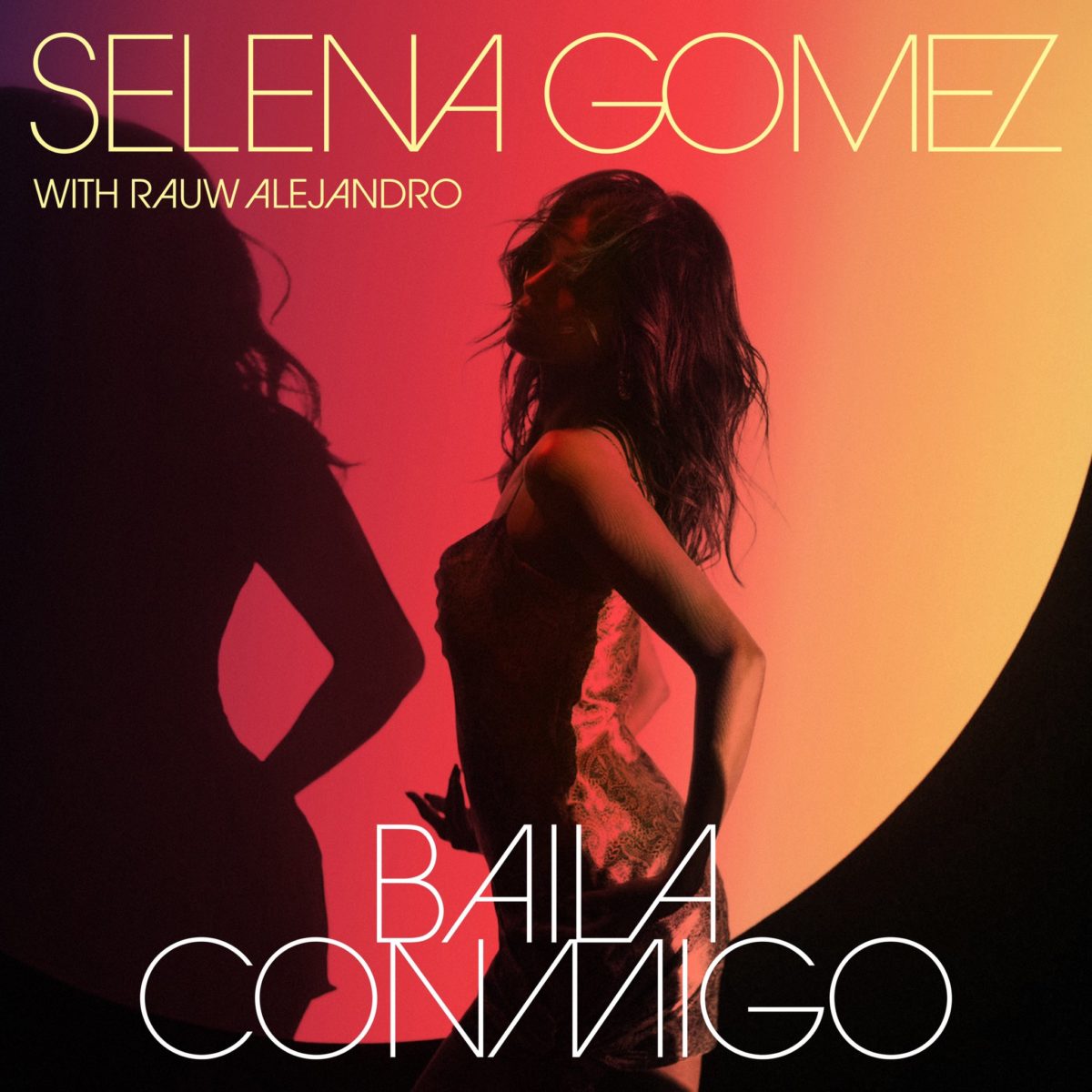 La cantante Selena Gómez anuncia próxima canción en español.