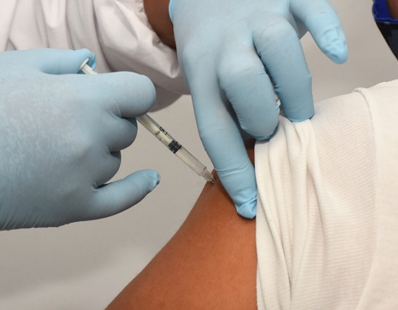 OMS pide reducir el contagio para que las variantes no afecten la eficacia de las vacunas