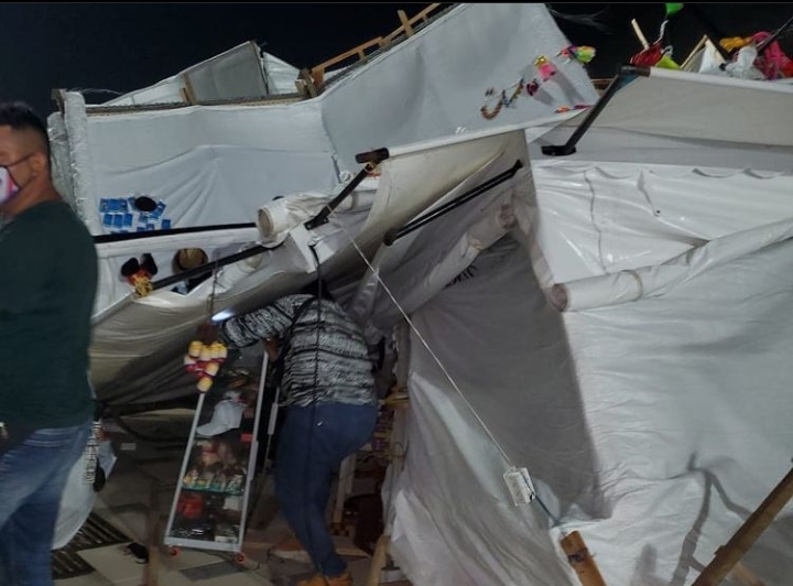 Fuertes brisas en Barranquilla destruyeron feria artesanal en el Malecón del Río