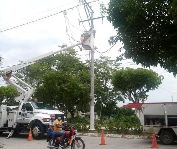 Trabajos eléctricos en la  Ciudadela 20 de julio y Los Andes – @Aire_Energia