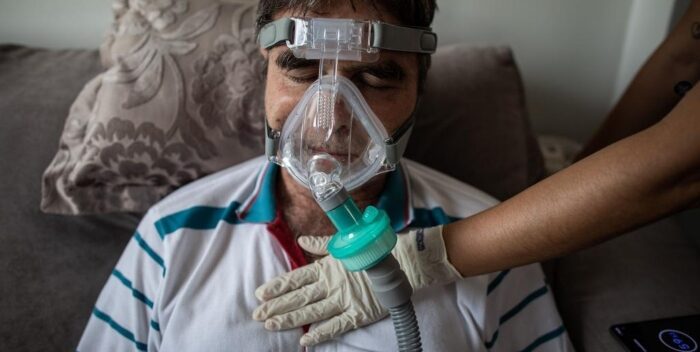 Médicos afirman que «hay que intubar pacientes COVID sin sedantes» en Santander