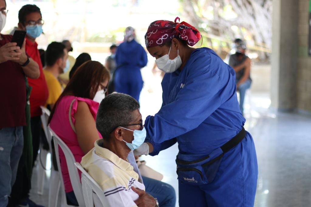 Avanza vacunación contra el COVID-19 a docentes de Barranquilla en etapa 3 – @alcaldiabquilla