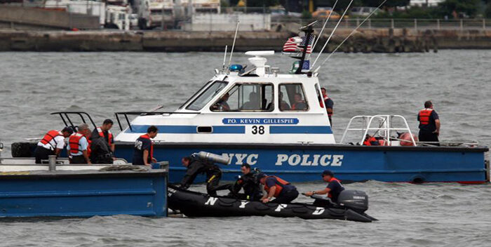 Cae carro en un lago de Nueva York el siniestro deja tres fallecidos