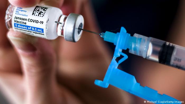 Estados Unidos dio vía libre a dosis de refuerzo de vacunas de Janssen y Moderna