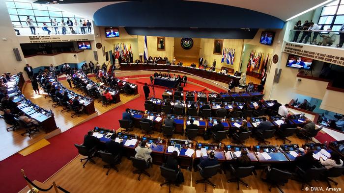 Congreso de El Salvador aprueba el uso del bitcoin como moneda de intercambio