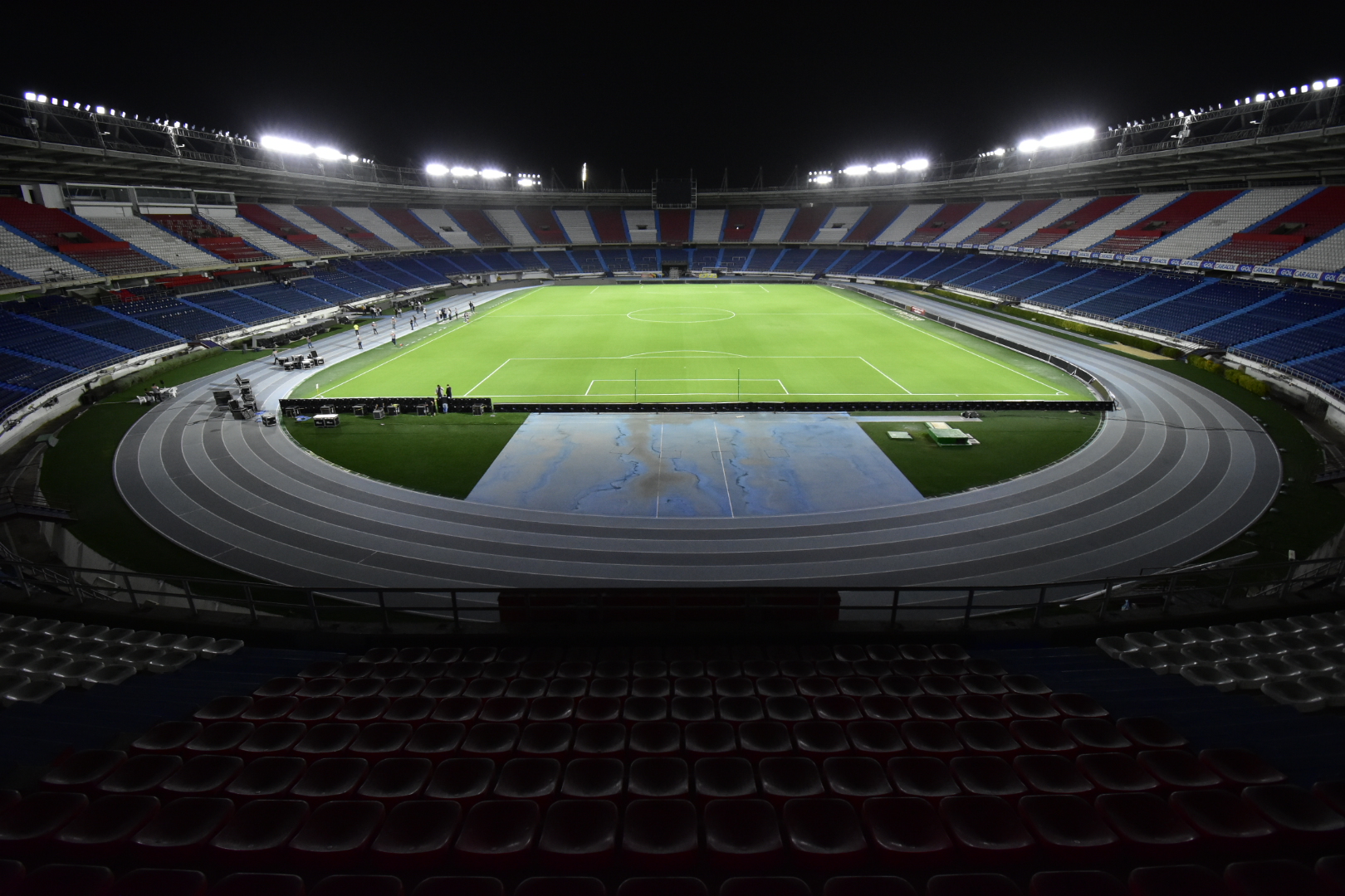 Sistema de luces led ya ilumina el estadio Metropolitano Roberto Meléndez – @alcaldiabquilla