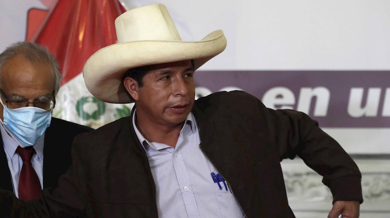 Castillo se impone a Fujimori en el 100% de cómputos confirmados en Perú