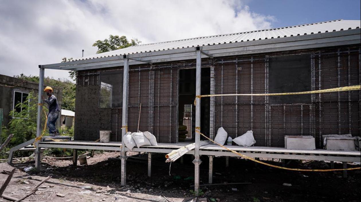 Gobierno anuncia entrega de 50 casas cada mes en San Andrés tras fracaso de Plan 100
