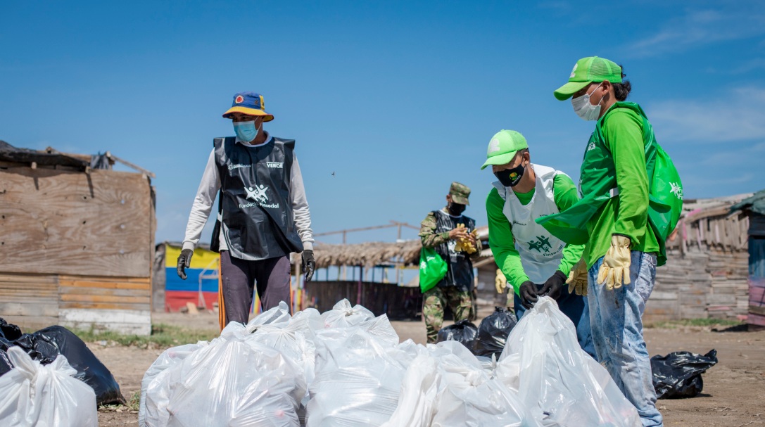 En jornada ambiental, más de 2 toneladas de material aprovechable y sólidos fueron retirados de Puerto Mocho – @alcaldiabquilla