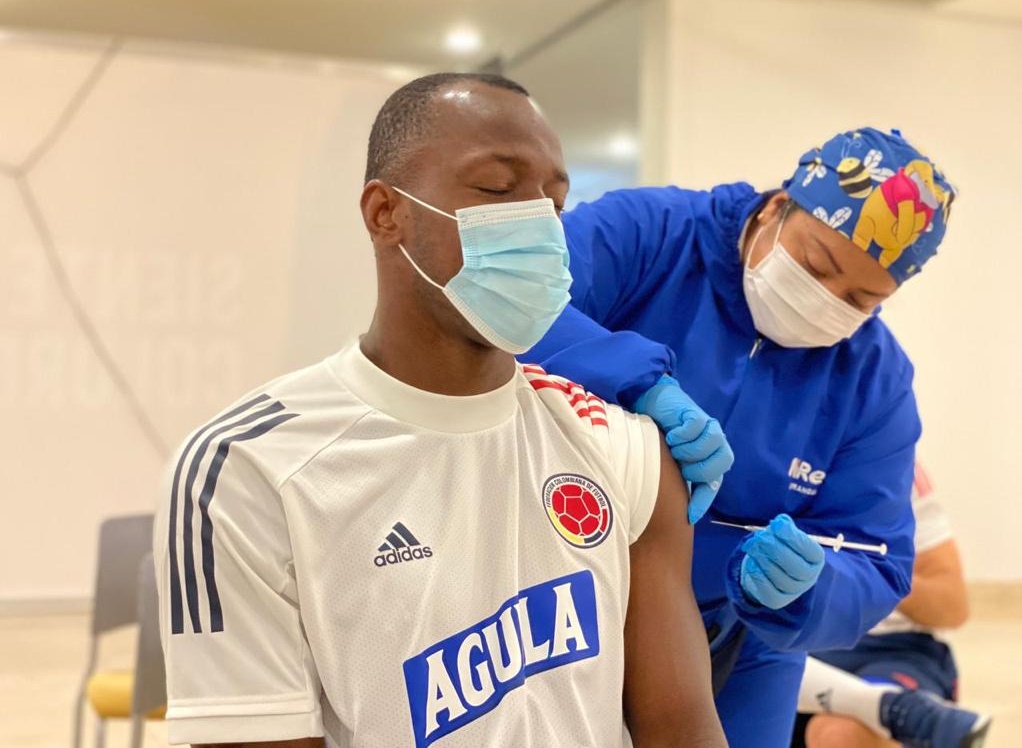 Jugadores de la Selección Colombia se vacunaron en Barranquilla contra el COVID-19 – @alcaldiabquilla