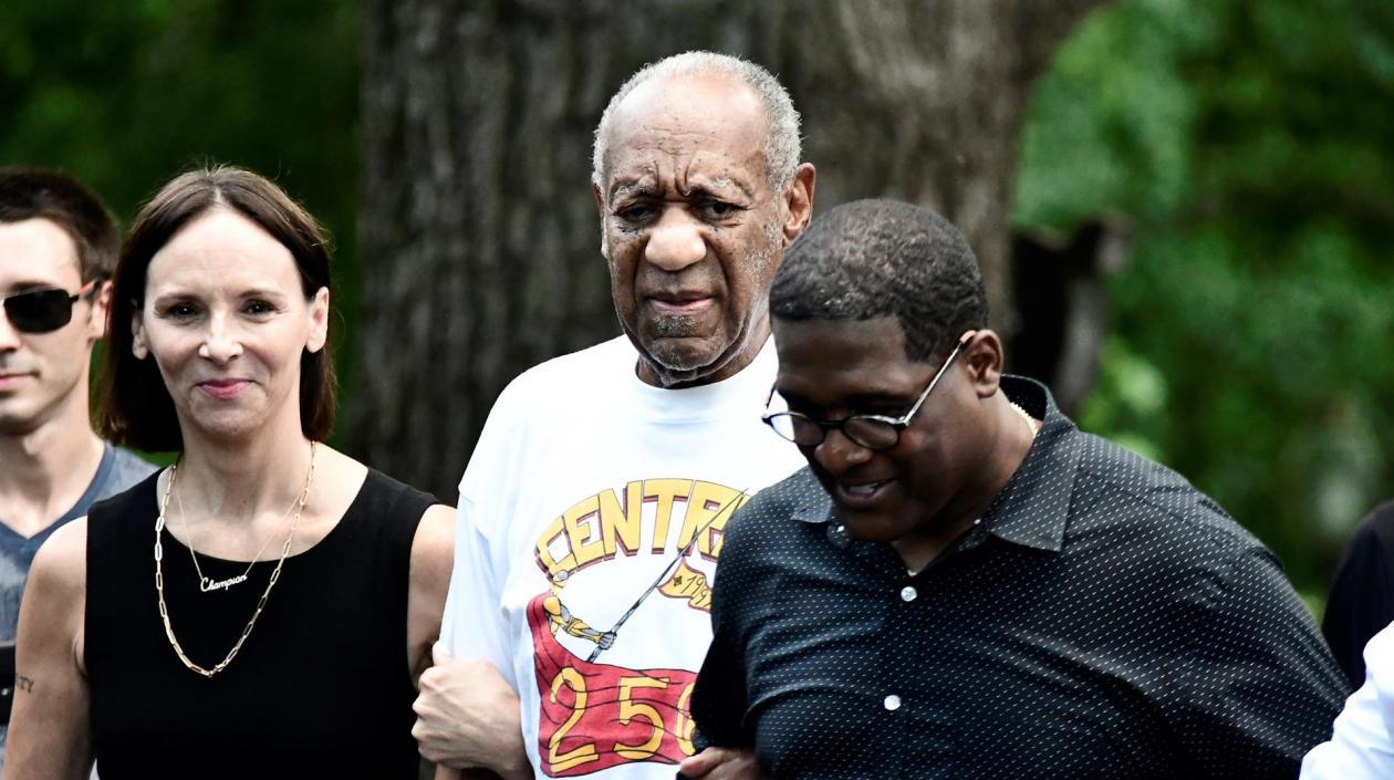 Bill Cosby salió de la cárcel después de que Tribunal anulara su condena de 10 años de prisión