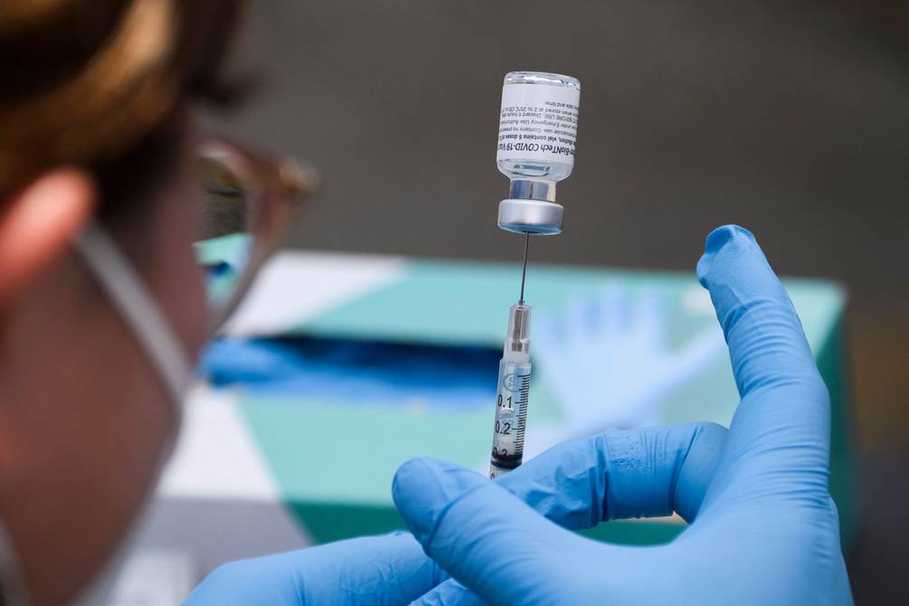 OMS no logró la meta del 40% de vacunados en el mundo en 2021