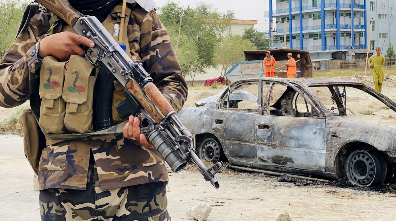 Varias explosiones se llevan a cabo en Kabul, un día antes del retiro de tropas de Estados Unidos