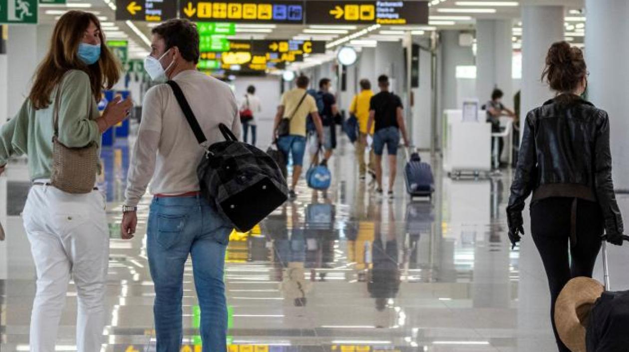 España levanta las restricciones especiales para los viajeros colombianos