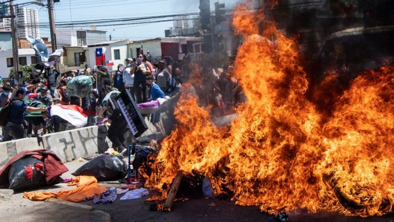 «Un gran porcentaje de personas en Chile no comparte la violencia xenofóbica y racista del grupo que quemó las pertenencias de los migrantes extranjeros»